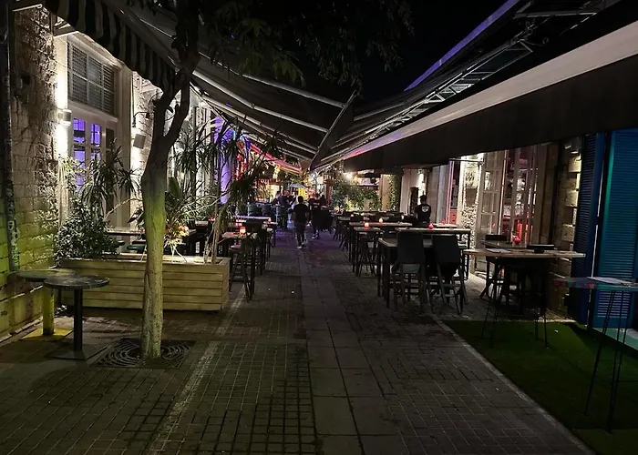 Chariandry Residence, Centre