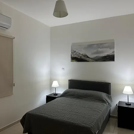 Chariandry Residence, Centre Апартаменты Лимасол